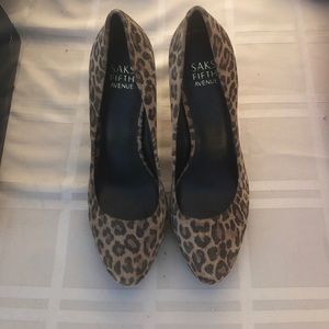 Sals fifth avenue pumps 7 1/2