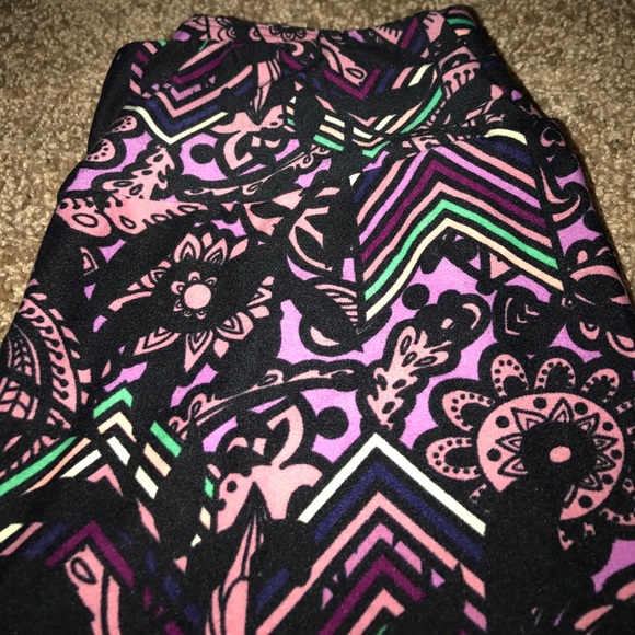 SOLD 💜Lularoe Leggings - Picture 2 of 4