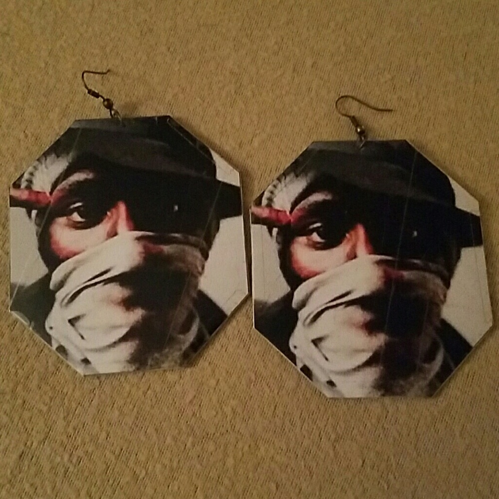 One-of-kind Earrings (Mos Def)