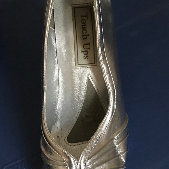Woman's silver dress heels- worn once- size 5 - Picture 2 of 2