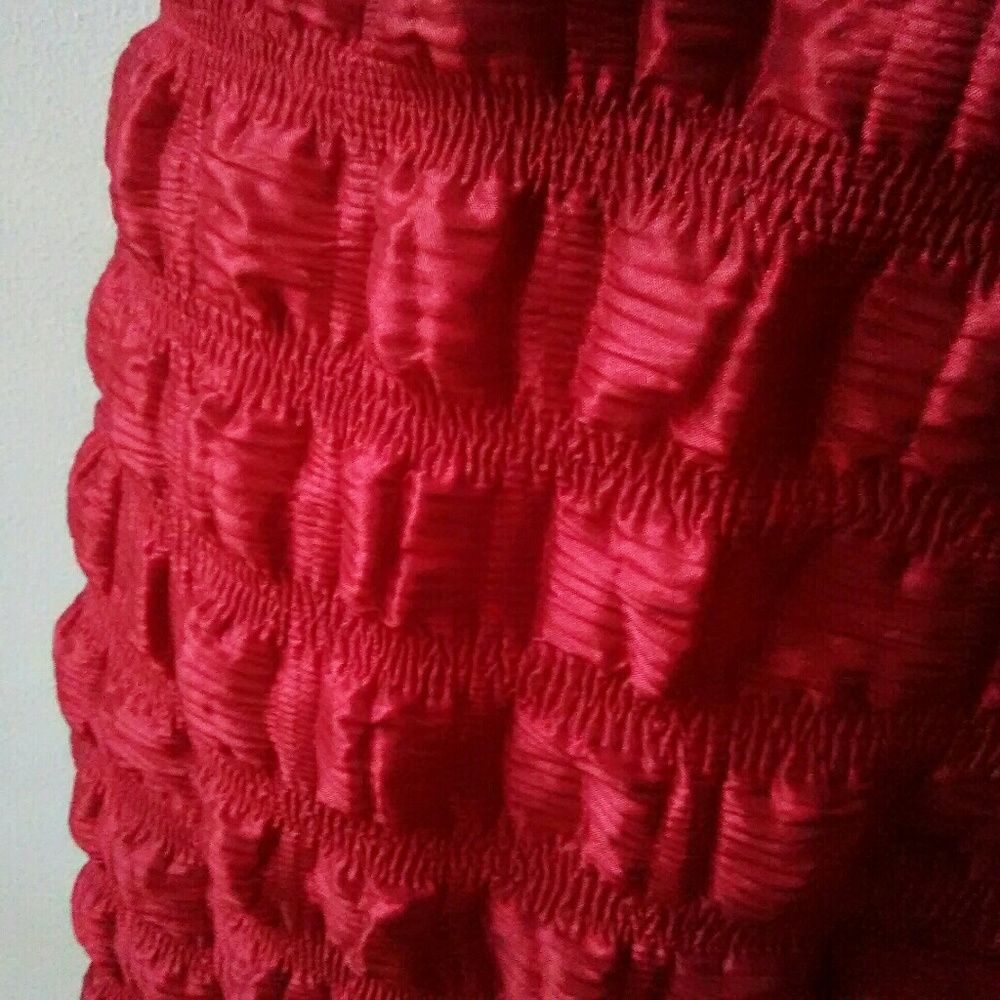 Romeo and Juliet Red Strapless Dress - Picture 3 of 6