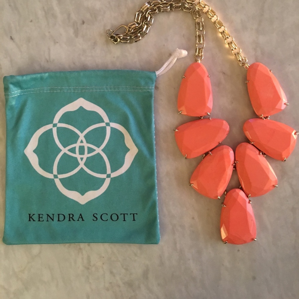 Kendra Scott Harlow in coral and gold