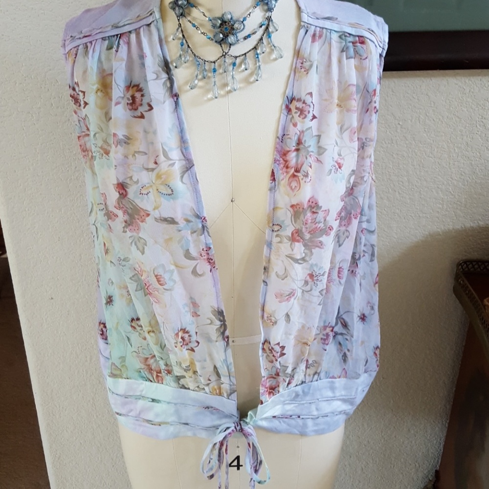 Cielo Gossamer Floral Print Tie Vest