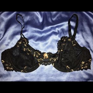 Black underwire bra