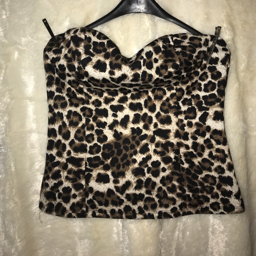 Sexy Beautiful Leopard print no sleeves or strap