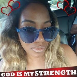 Meet your Posher, Desiree