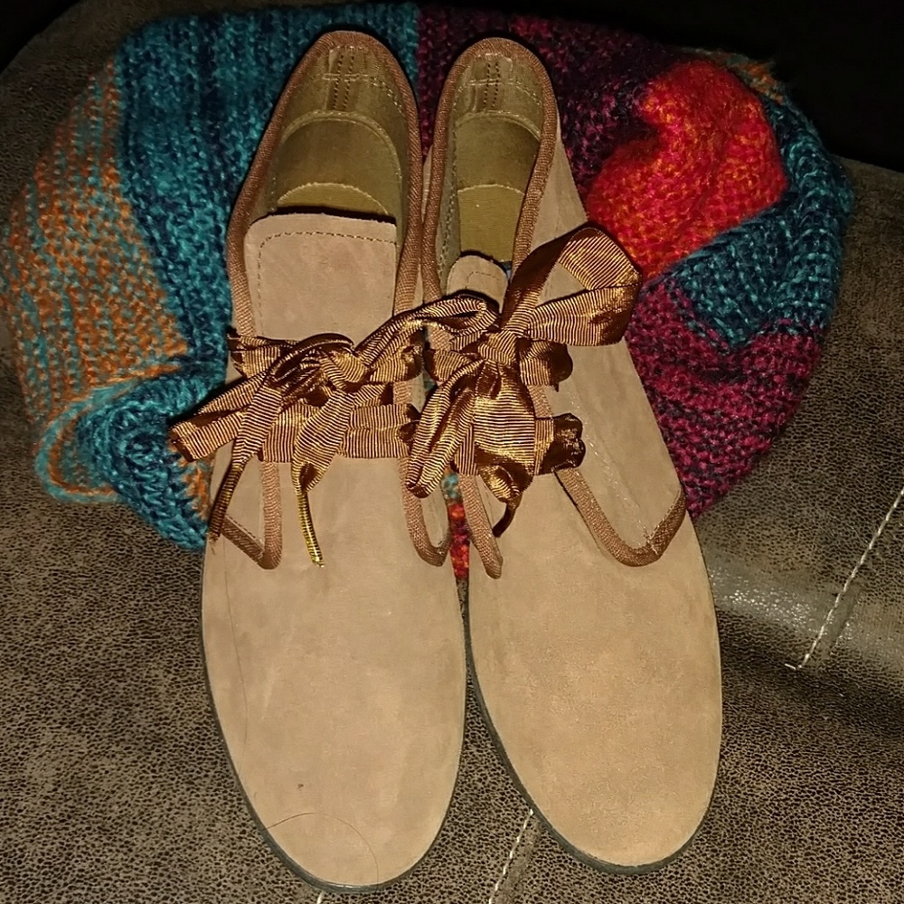 Ked's suede booties