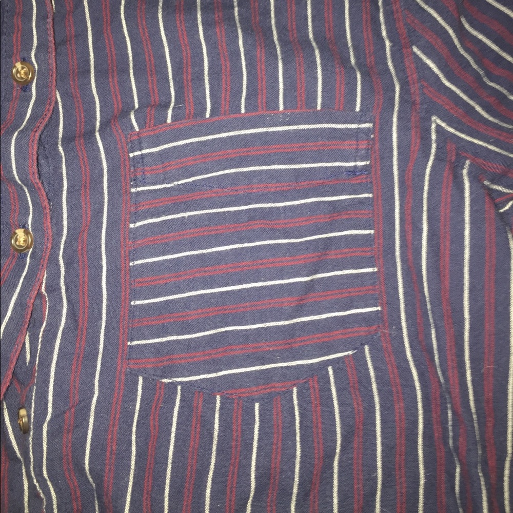 Beachy Button Up - Picture 4 of 5