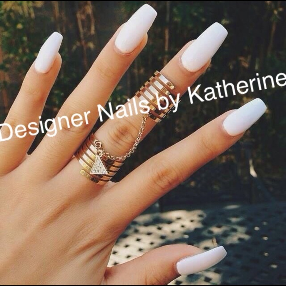 UV Gel Snow White Matte Nails