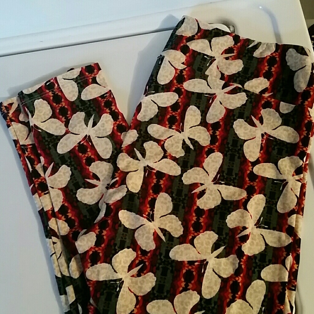 Lularoe butterfly leggings