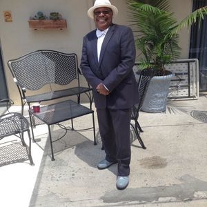 Meet your Posher, Robert