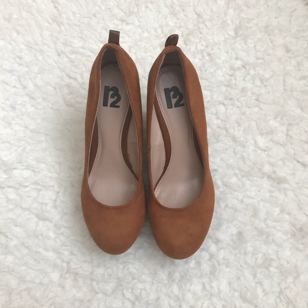 R2 Juliana Suede Platform Wedge Pumps