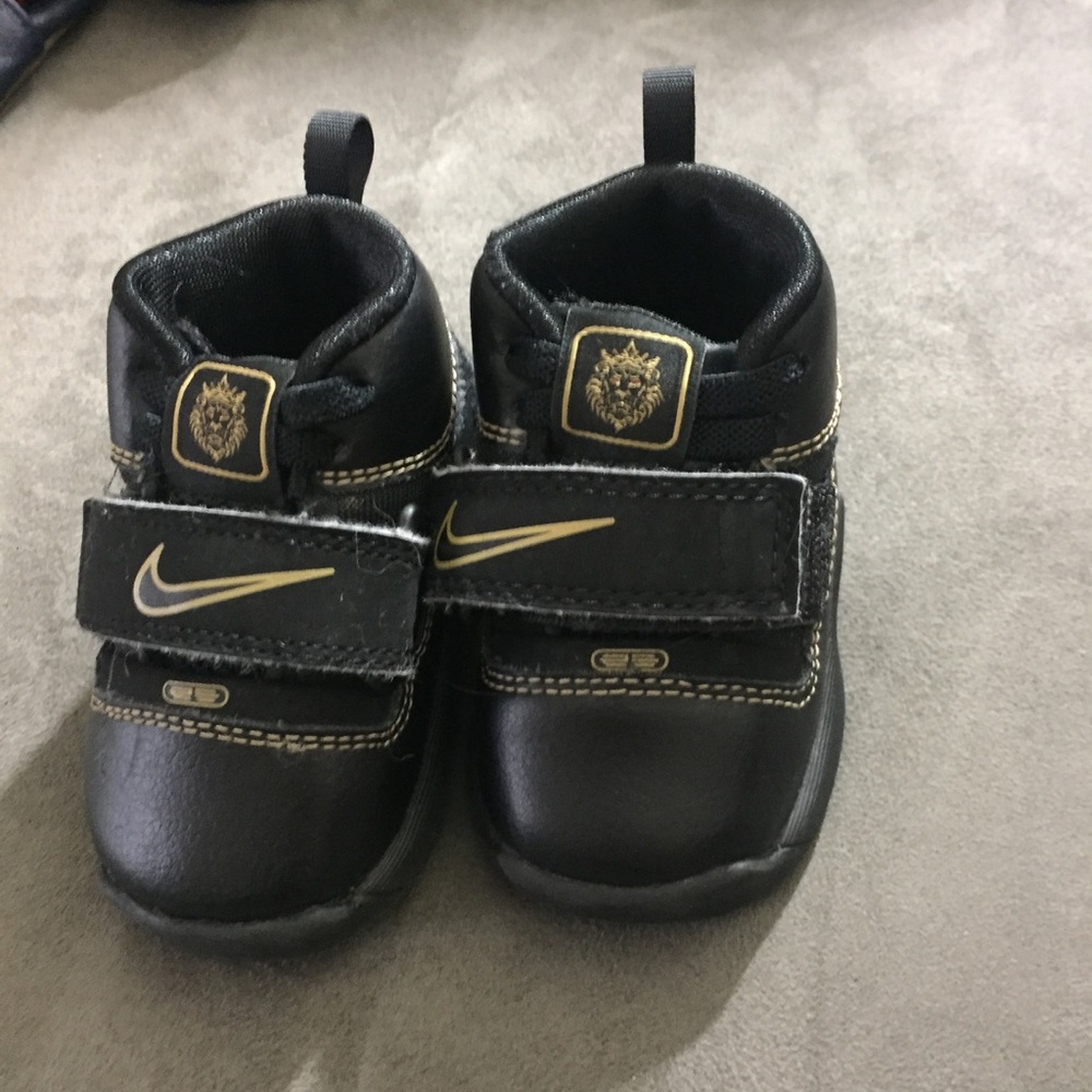 2007 Nike zoom Lebron Soldier baby size 3
