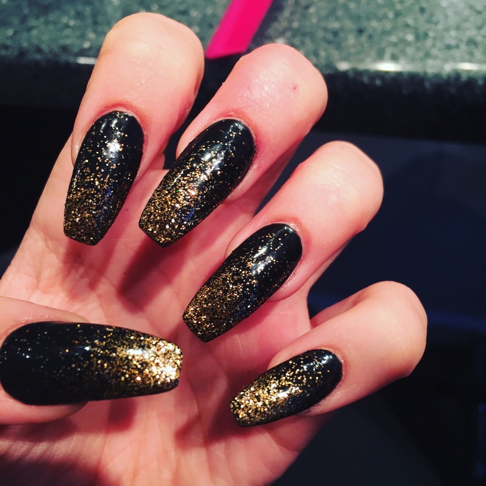 UV Gel Black&Gold Nails