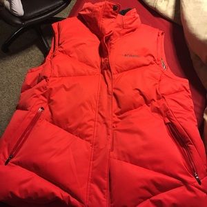 Columbia-Women's red winter vest