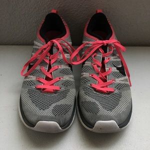 Used Nike Women Size 10 Flyknit Lunarlon Shoe.