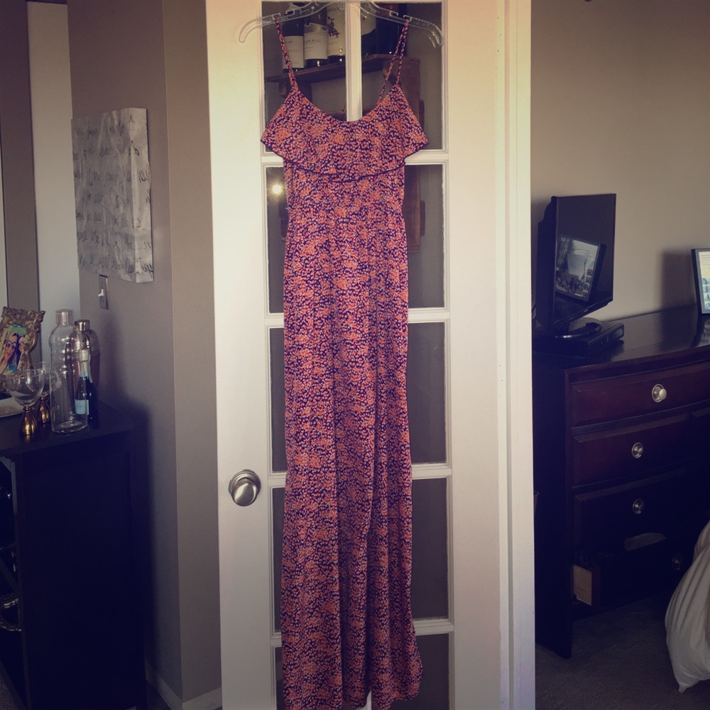 Beautiful maxi dress!