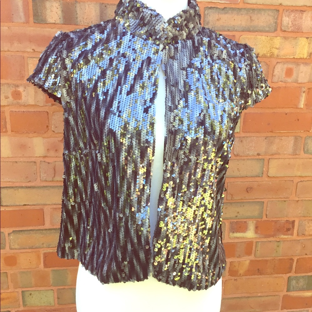 Hot sequined cape-like jacket. Silver/Pewter. A must-have unique piece!