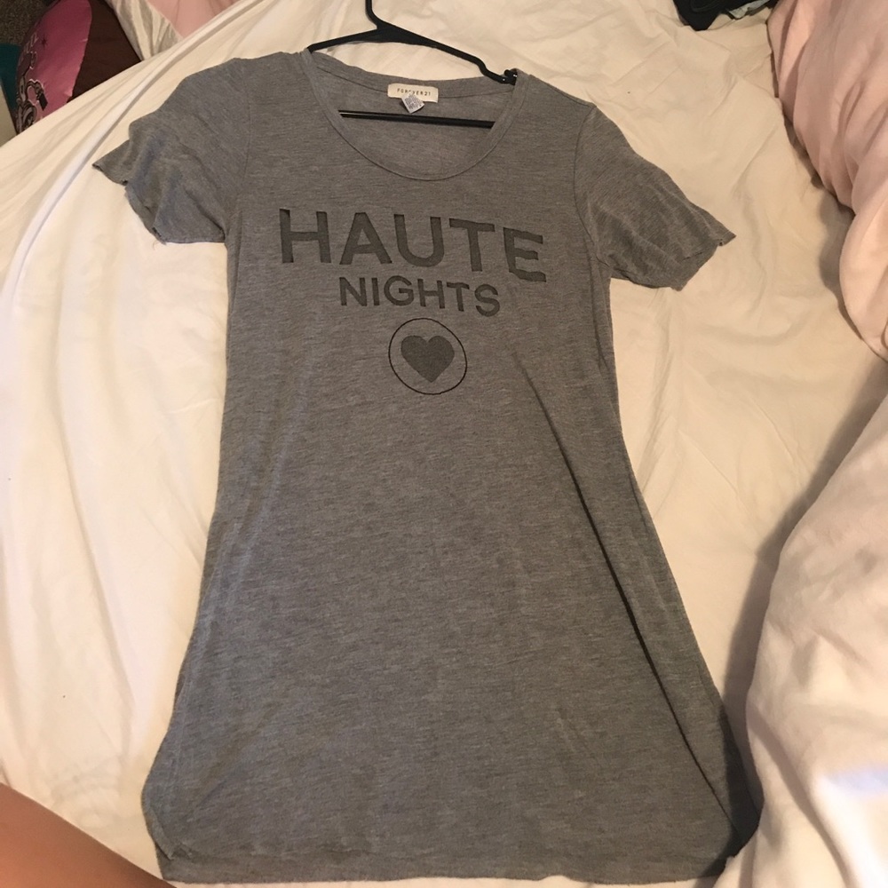 Heather gray tee