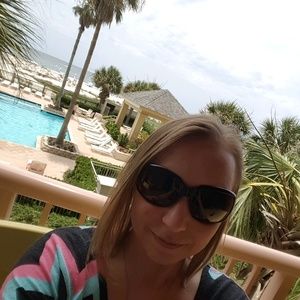 Meet your Posher, Brandy