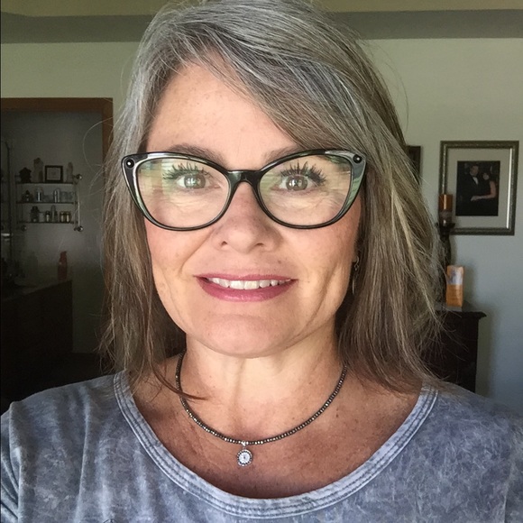 Meet your Posher, Cindy - Picture 1 of 1