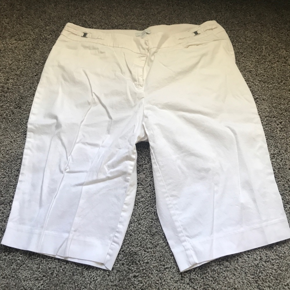 Bermuda white short
