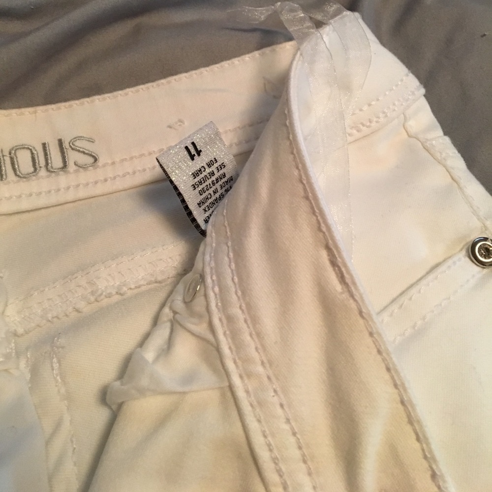 Cropped white denim