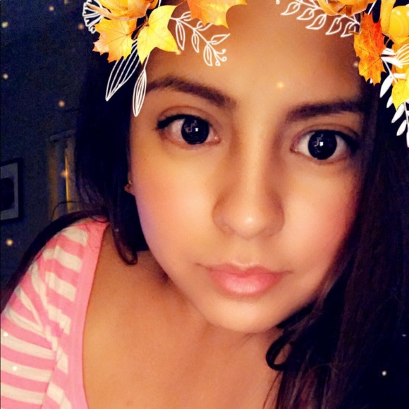 Meet your Posher, Itzel - Picture 1 of 1