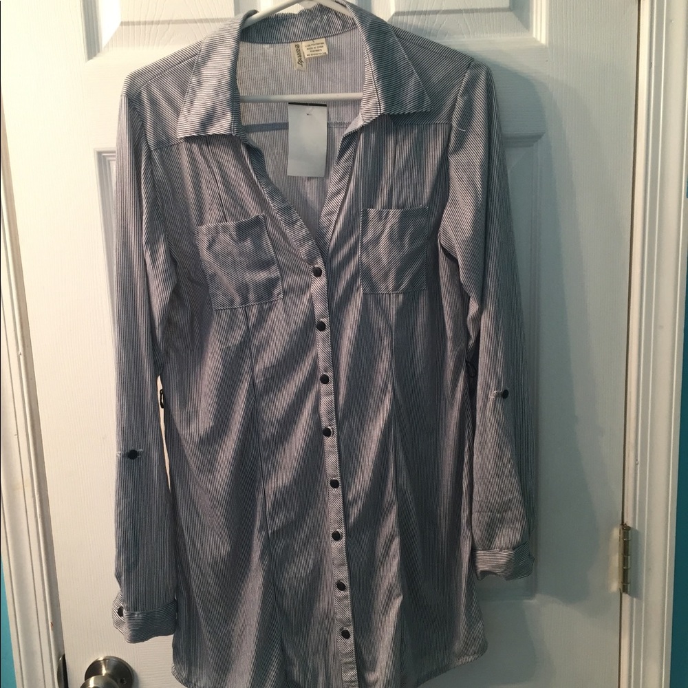 New never worn button up dress