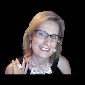 Meet your Posher, Debby