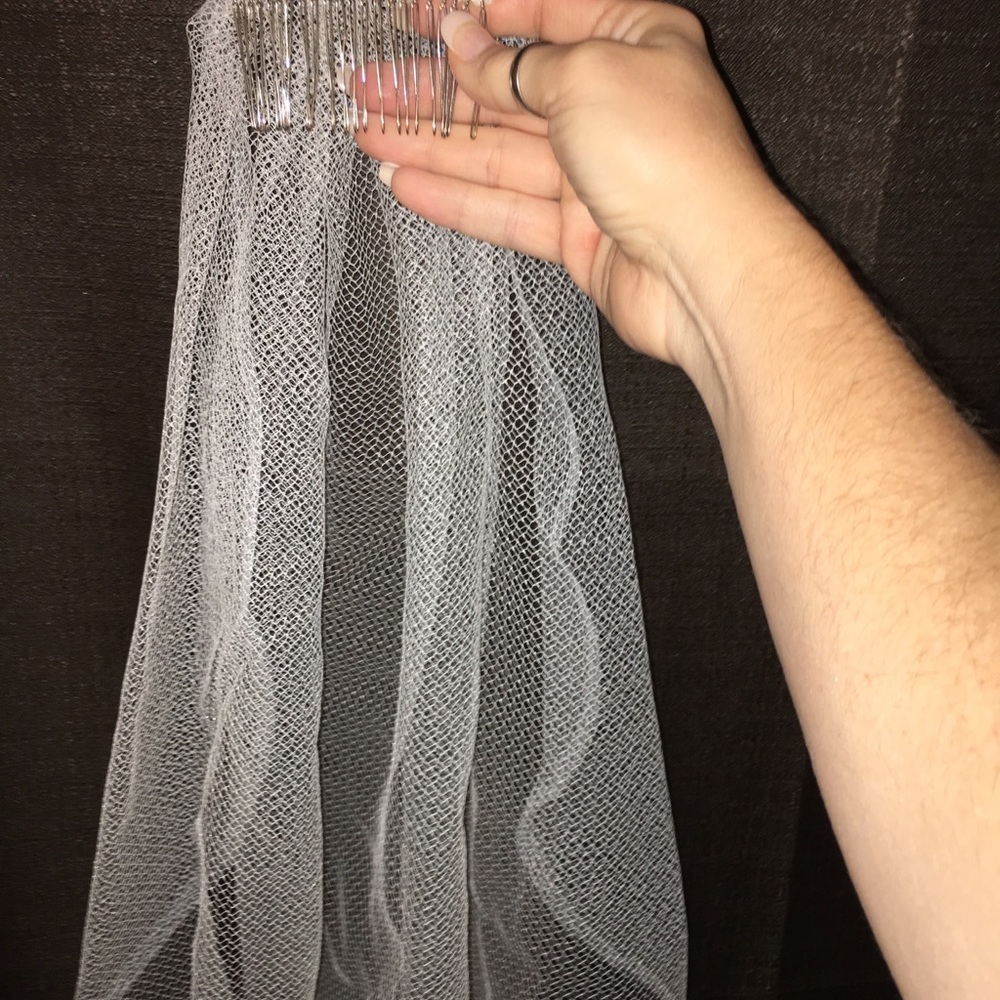 Veil - Picture 1 of 2