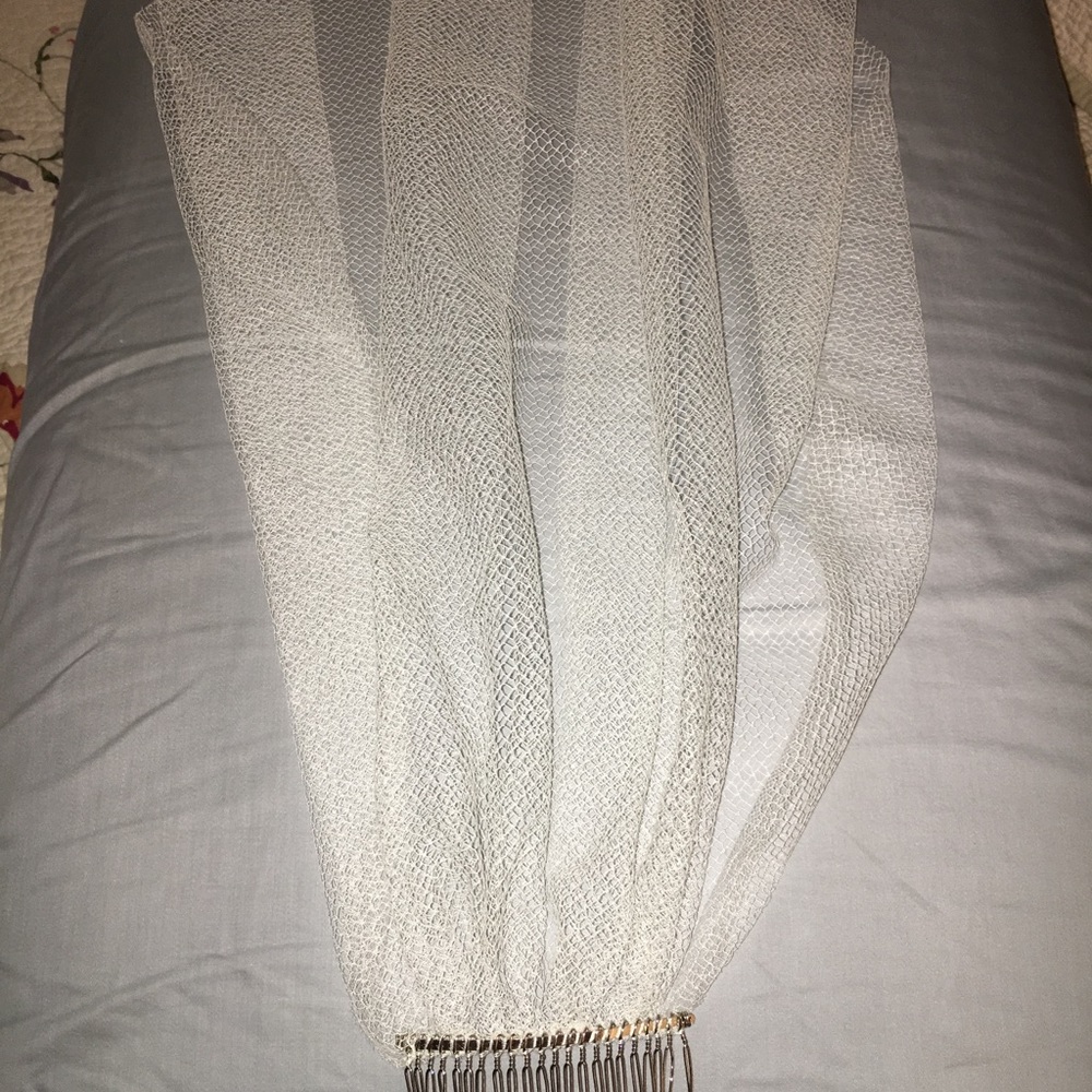 Veil - Picture 2 of 2