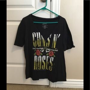 Guns and roses v neck