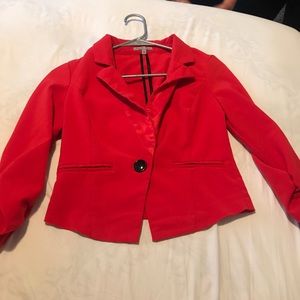 Crop red blazer with one black button