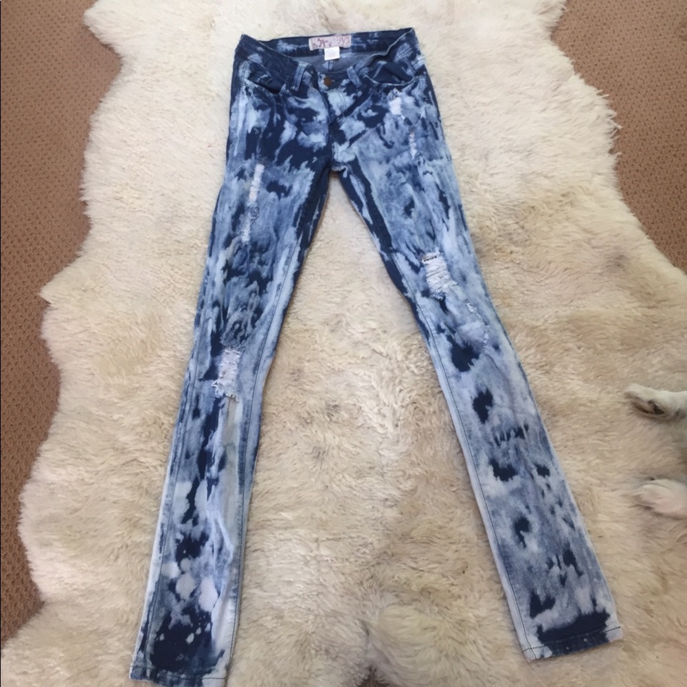 Women's stone wash skinny jeans! 💥