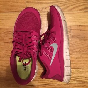 Nike shoes hardly used too tight