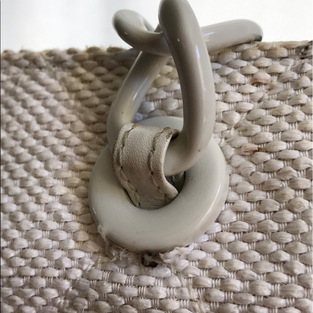 Cream Chanel Handbag - Picture 4 of 8