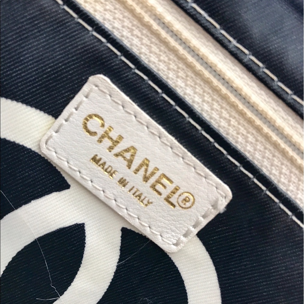 Cream Chanel Handbag - Picture 6 of 8