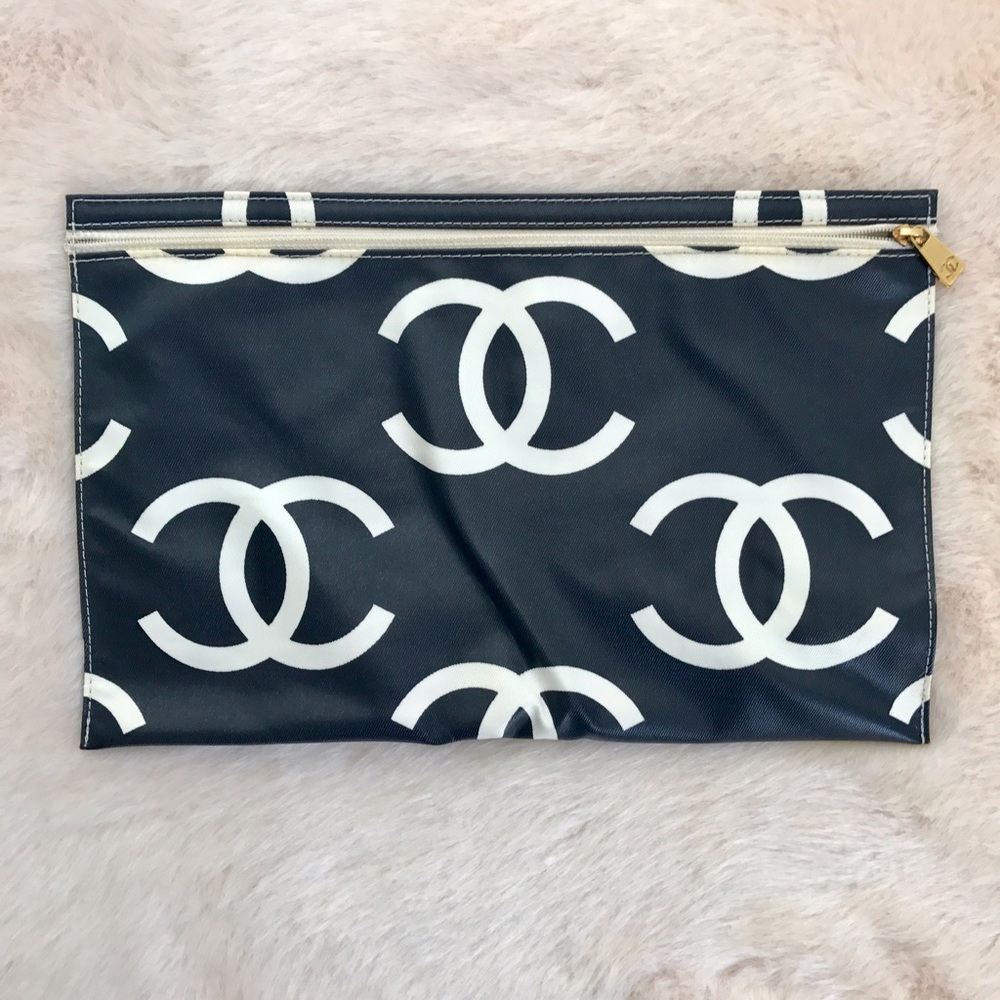 Cream Chanel Handbag - Picture 8 of 8