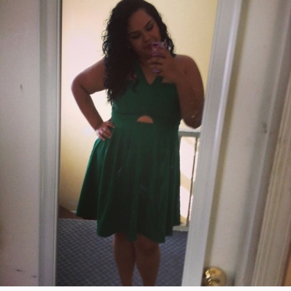 Forever 21 Dresses & Skirts - Plus size green halter dress
