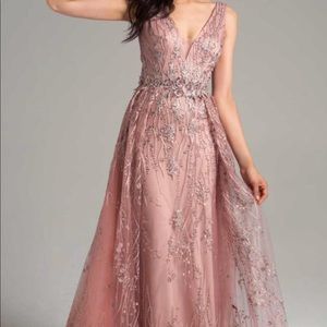 Lara evening gown like new