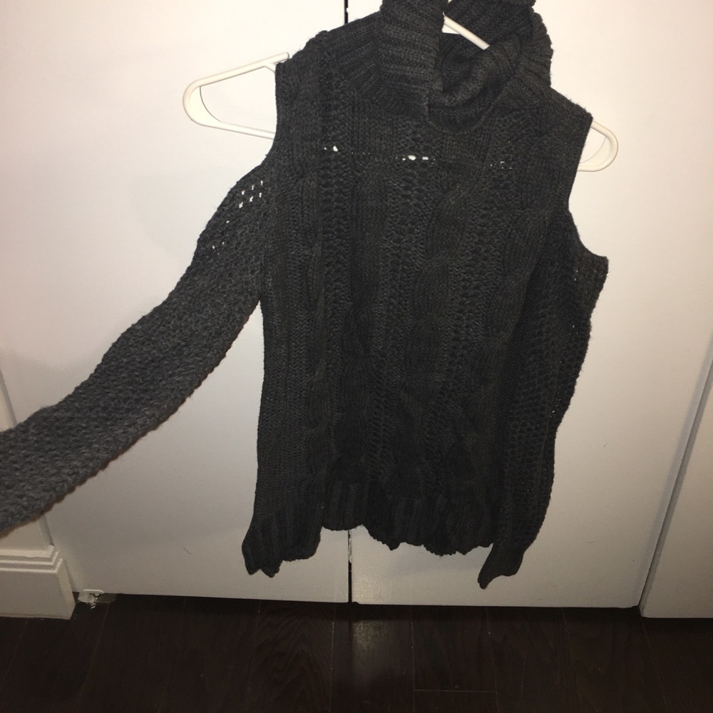 Cold shoulder Sweater
