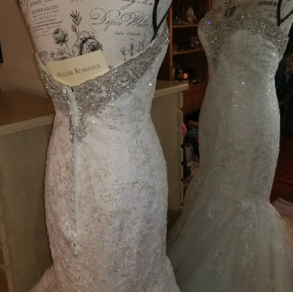 Allure Romance Wedding Dress💘 - Picture 3 of 8