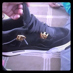 Jordan 4s