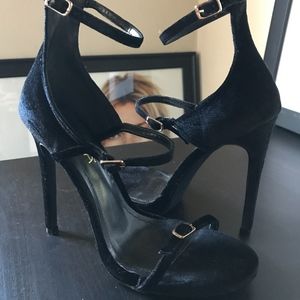 CUTE STRAPPY HIGH HEELS