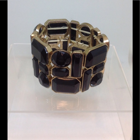 Black Onyx Stretch Cuff Bracelet Gold tone setting - Picture 2 of 2