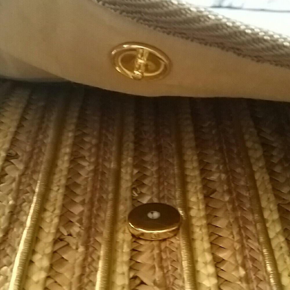 Straw Shoulder Bag - Picture 3 of 6