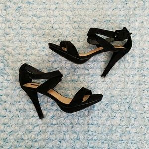 Forever 21 Sandals Size 6.5 Strappy Heels Black