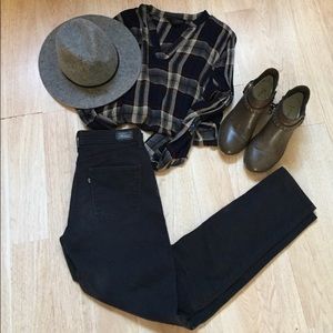 Levi's High Rise Black Skinny Jean