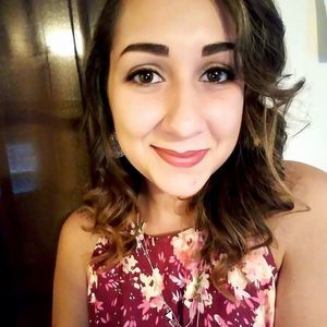 Meet your Posher, Danielle